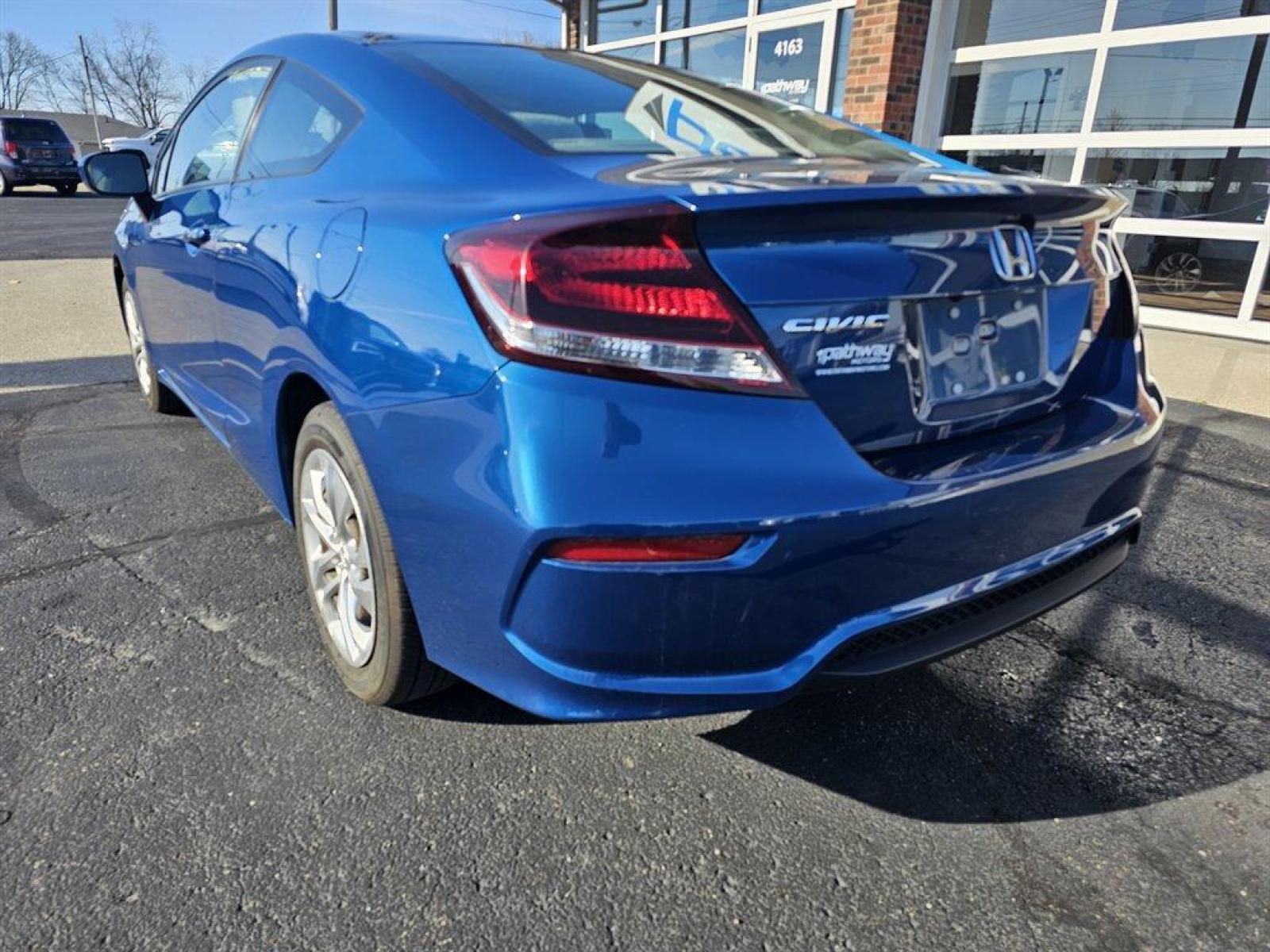 2015 Blue /Black Honda Civic (2HGFG3B56FH) with an 1.8l I-4 MPI Sohc 1.8l engine, Auto transmission, located at 4163 Bardstown Rd, Louisville, KY, 40218, (502) 266-7677, 38.189991, -85.642418 - Photo #7
