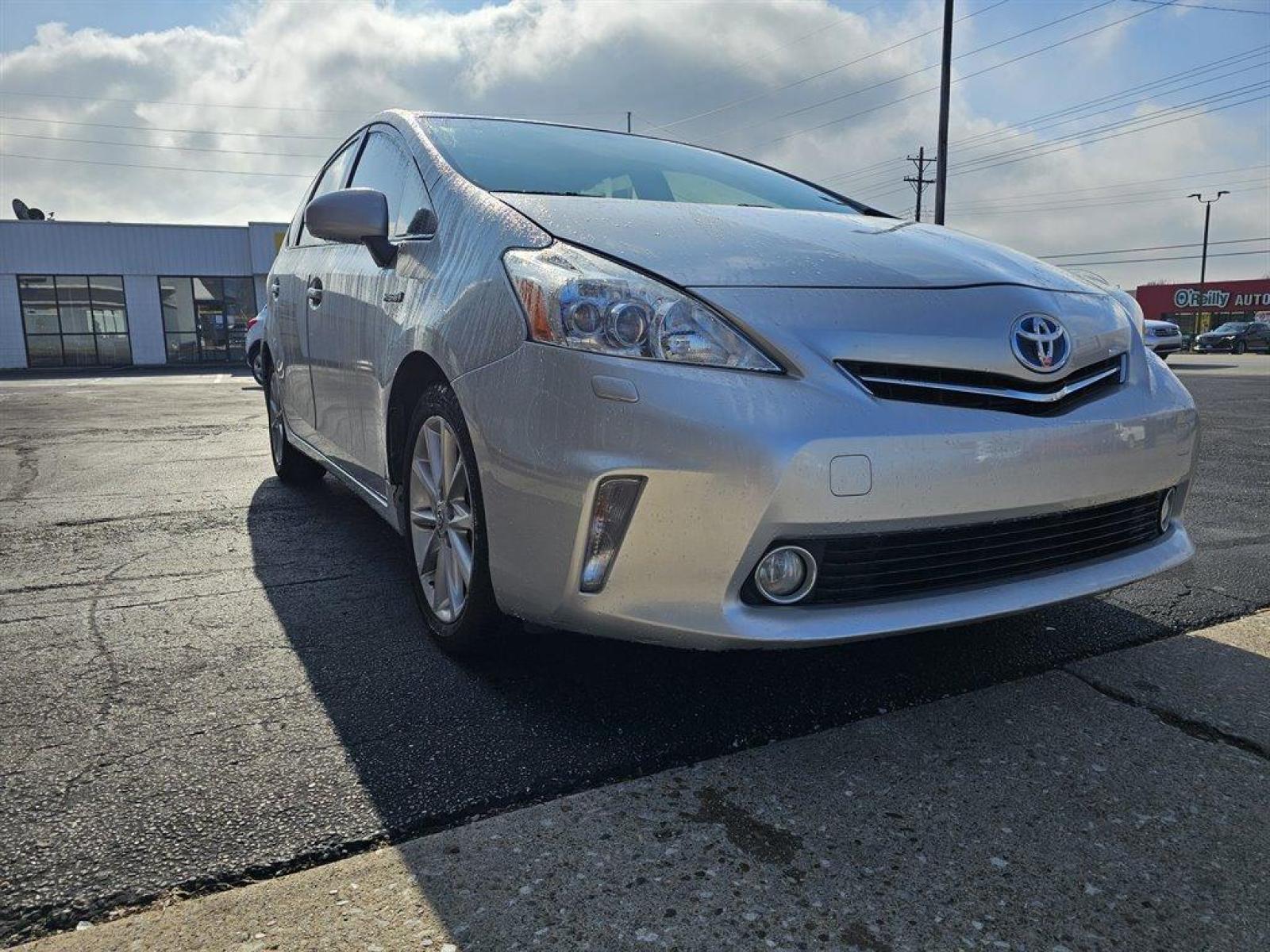2013 Silver /Gray Toyota Prius V (JTDZN3EU8D3) with an 1.8l I-4 EFI Dohc Hybrid engine, Auto transmission, located at 4163 Bardstown Rd, Louisville, KY, 40218, (502) 266-7677, 38.189991, -85.642418 - Photo #3