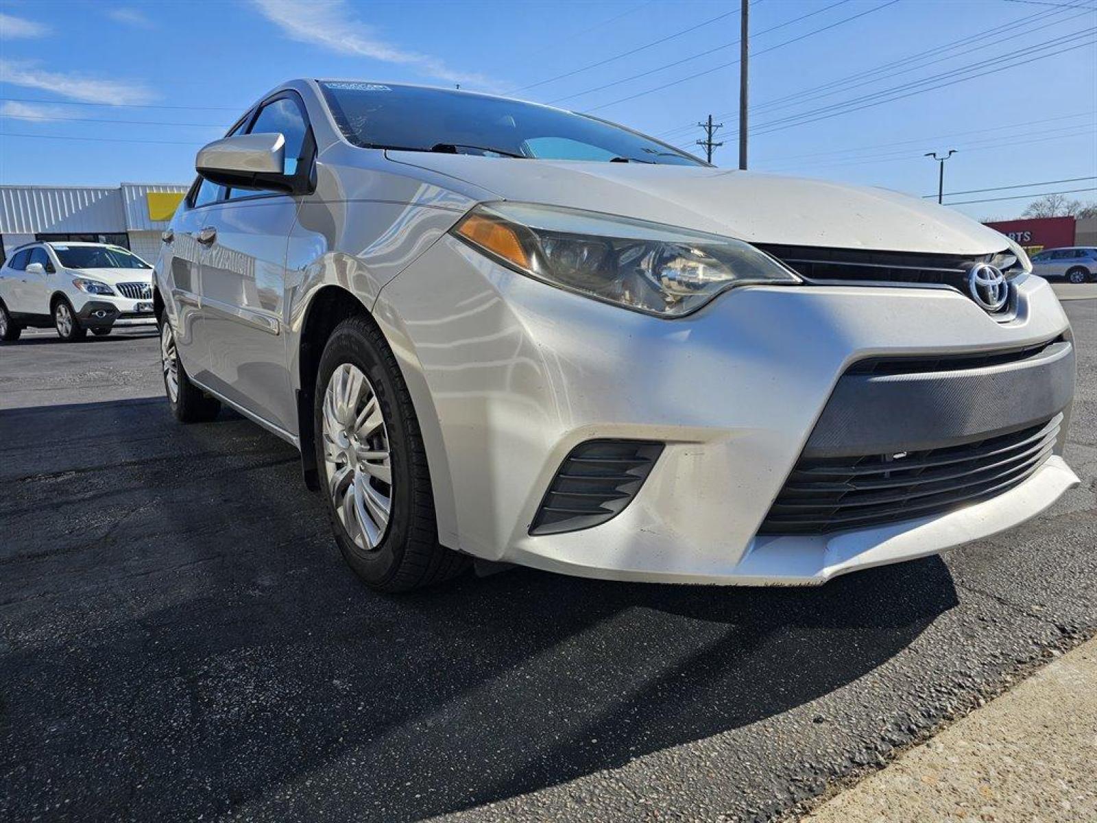 2015 Silver /Gray Toyota Corolla (2T1BURHE9FC) with an 1.8l I-4 EFI Dohc 1.8l engine, Auto transmission, located at 4163 Bardstown Rd, Louisville, KY, 40218, (502) 266-7677, 38.189991, -85.642418 - Photo #3